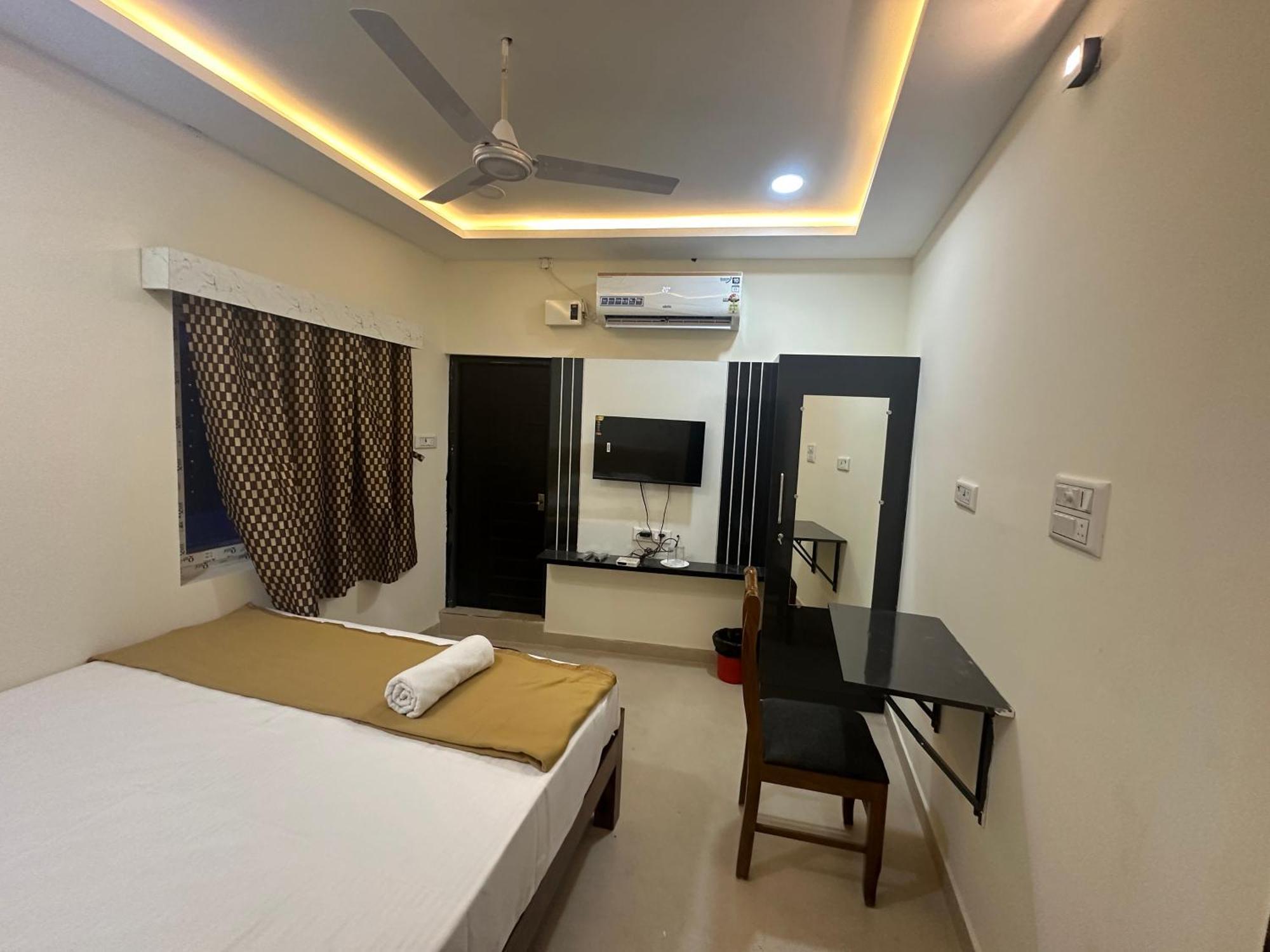 Mahadeepam Residency Villa Tiruvannāmalai Buitenkant foto