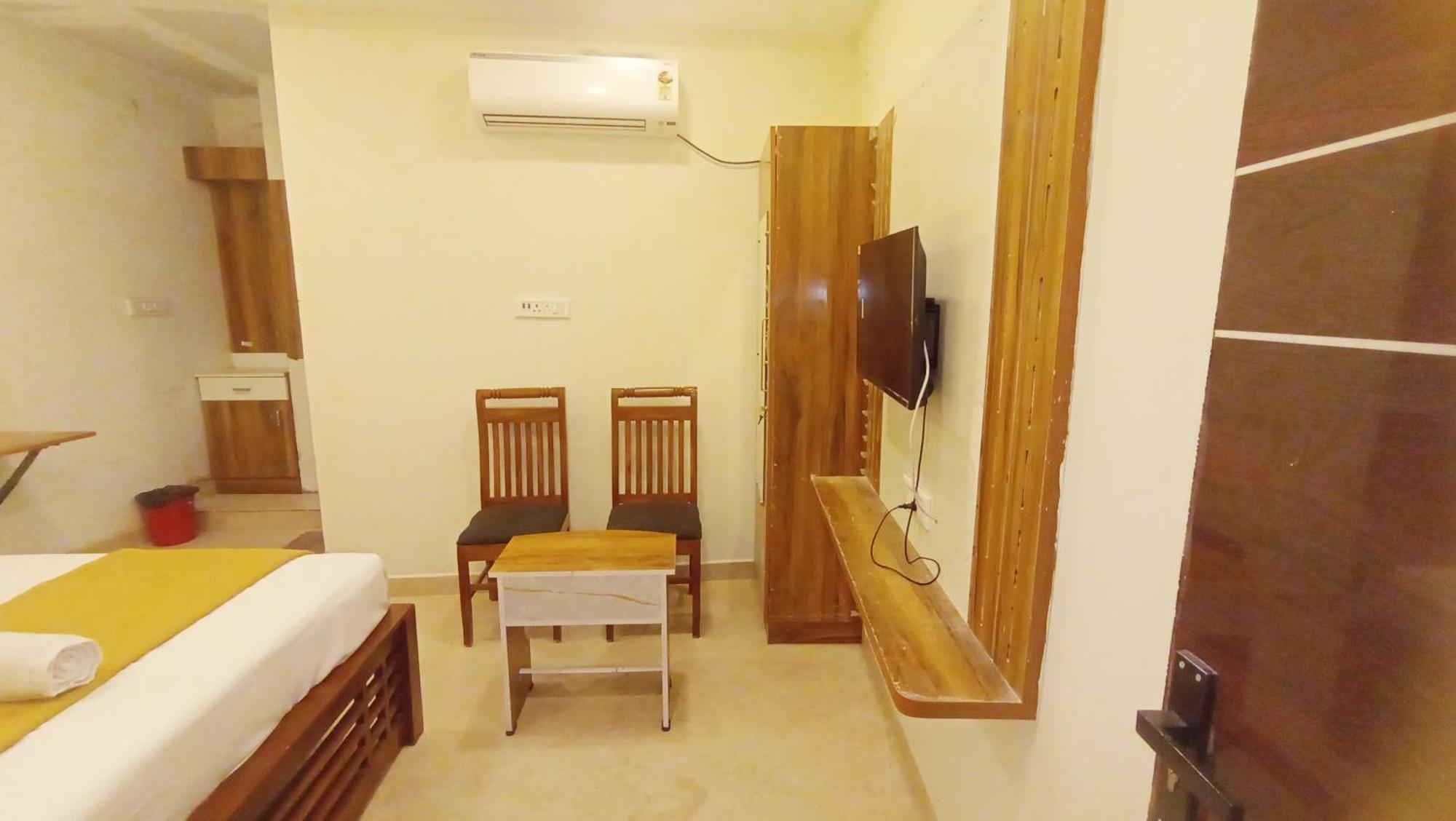 Mahadeepam Residency Villa Tiruvannāmalai Buitenkant foto