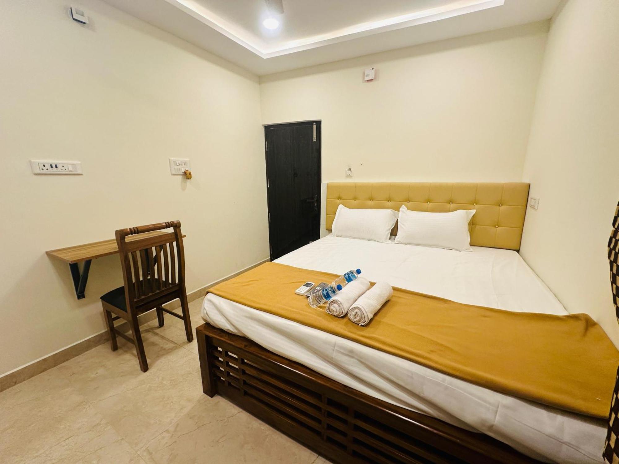 Mahadeepam Residency Villa Tiruvannāmalai Buitenkant foto