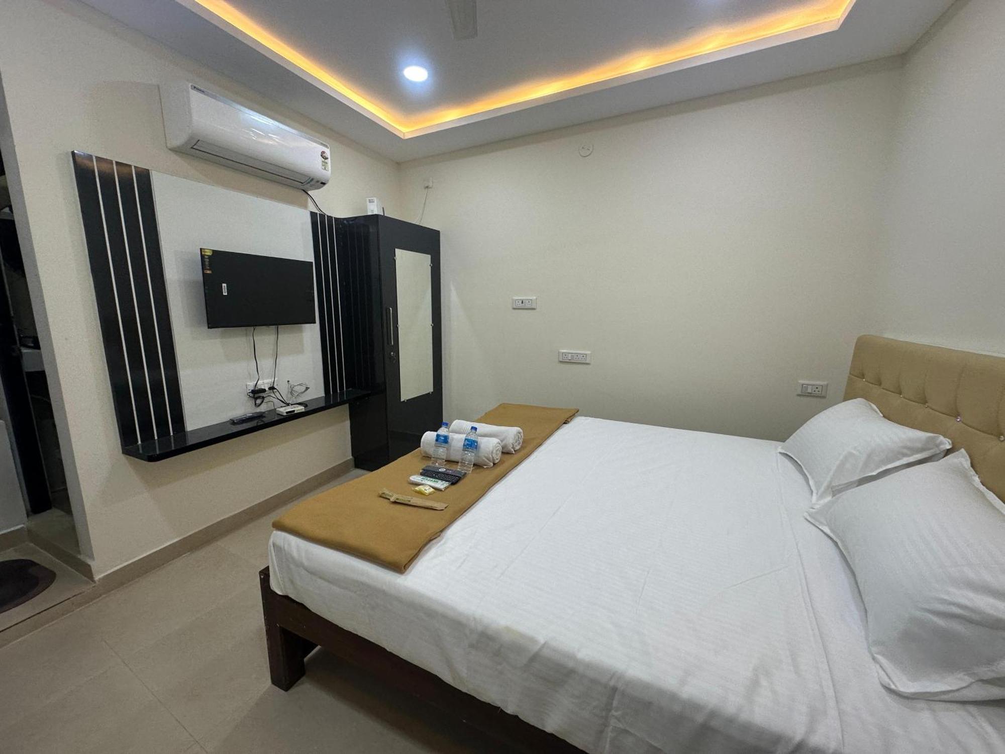 Mahadeepam Residency Villa Tiruvannāmalai Buitenkant foto