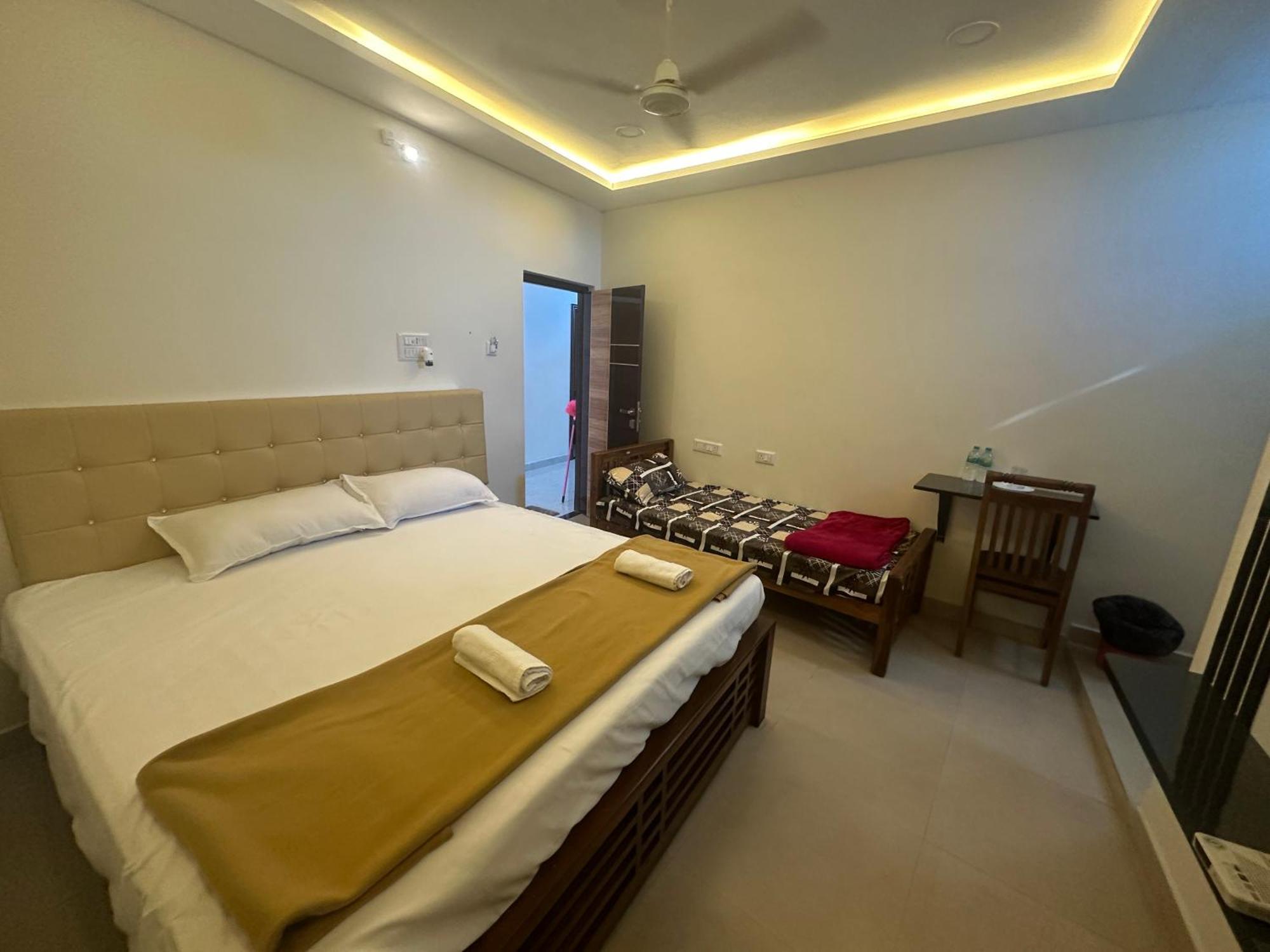Mahadeepam Residency Villa Tiruvannāmalai Buitenkant foto